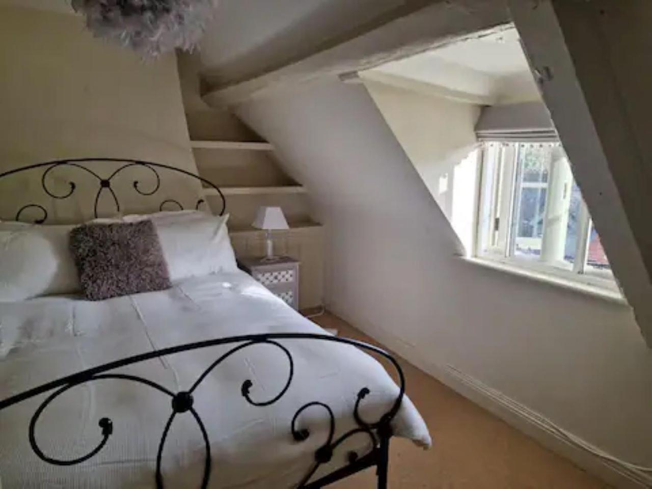Jackdaw Cottage-Beautiful Cottage, Town Centre Wimborne Minster Eksteriør billede